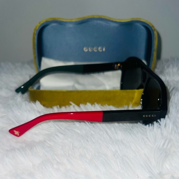 🚨 CHRISTMAS SALE 🚨 Gucci Unisex Sunglasses - Picture 2 of 7